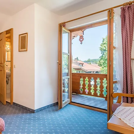 فندق Garni Gaestehaus Brand 3*